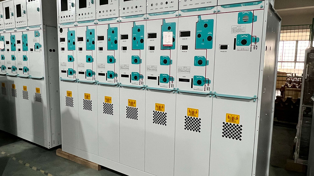 Výrobca vysokonapäťových 33kV plynom izolovaných rozvádzačov (GIS) pre OEM.